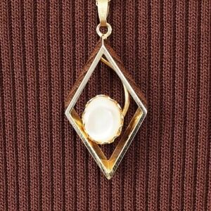 Vintage Gold Tone Geometric Diamond Pendant Necklace Faux Moonstone MCM Style